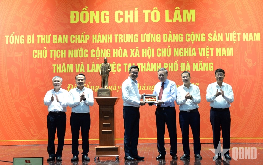 Tổng B&iacute; thư, Chủ tịch nước T&ocirc; L&acirc;m l&agrave;m việc với Ban Thường vụ Th&agrave;nh ủy Đ&agrave; Nẵng