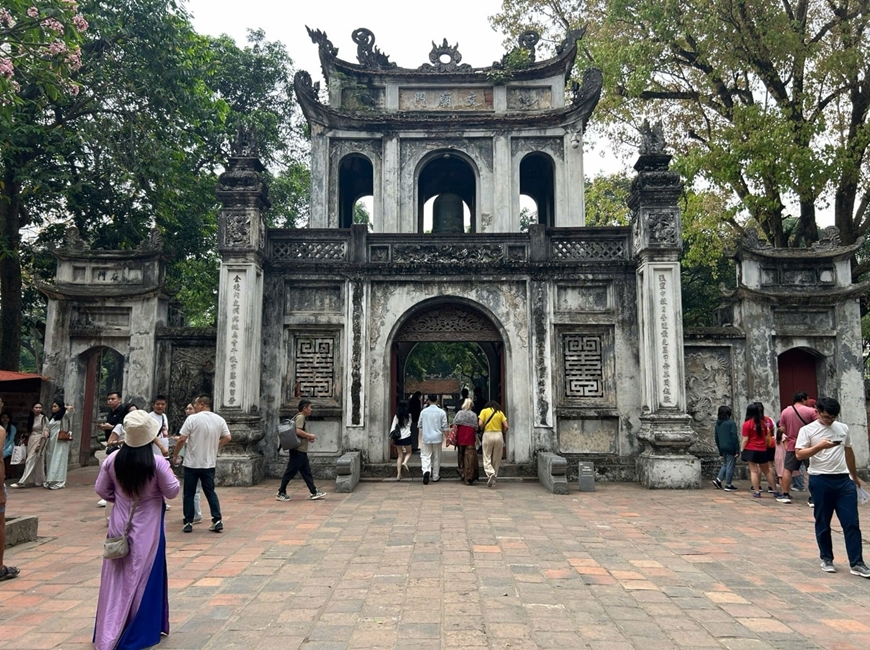 C&aacute;c di t&iacute;ch, danh thắng ở H&agrave; Nội h&uacute;t kh&aacute;ch dịp nghỉ lễ Giỗ Tổ H&ugrave;ng Vương