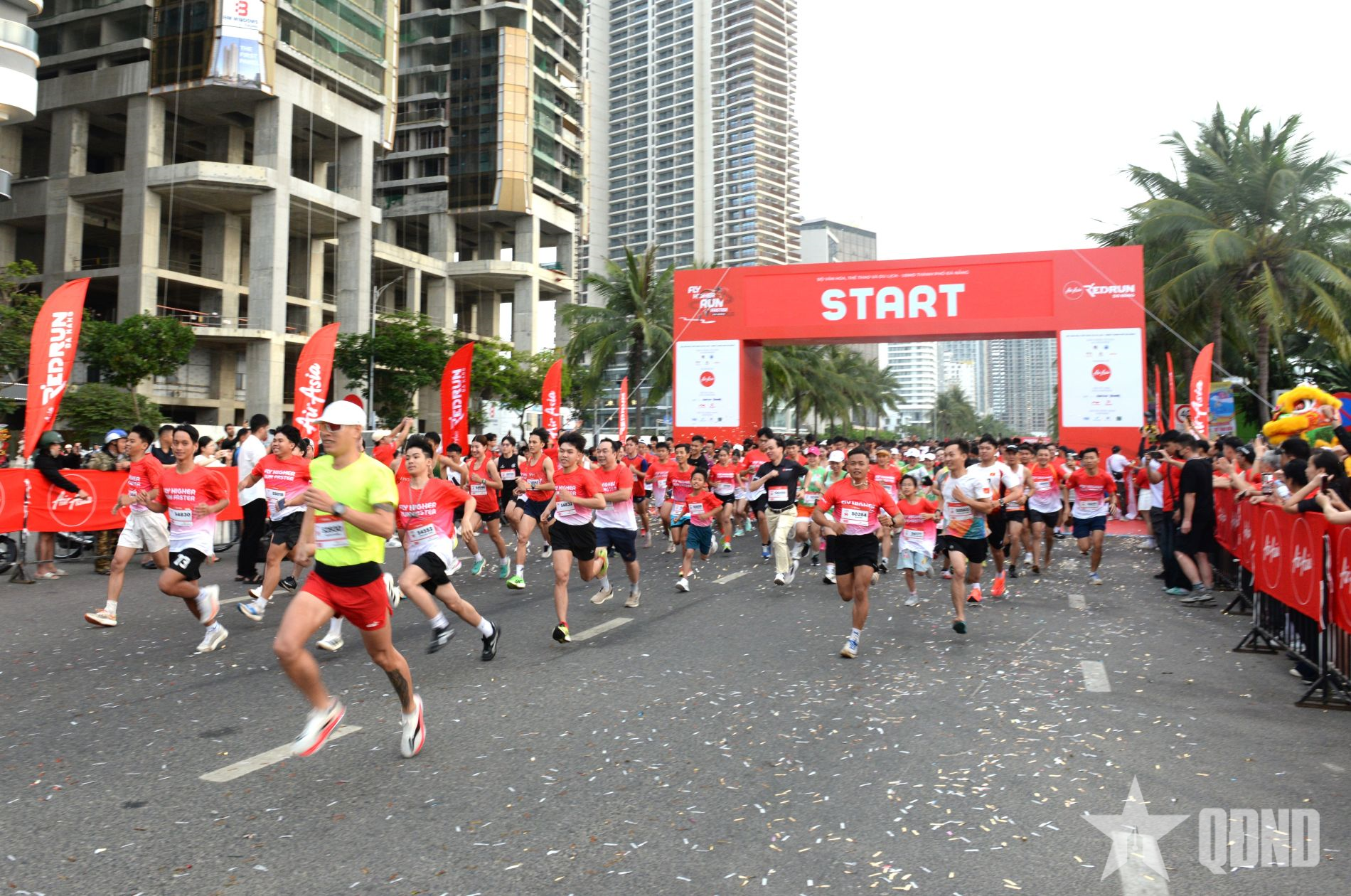 Gần 8.000 vận động viên tham gia Giải chạy “AirAsia RedRun Đà Nẵng 2026 - Quán quân 21”