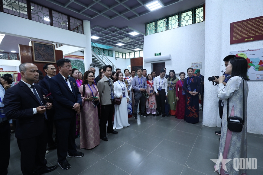 Muôn tấm lòng hướng về cội nguồn