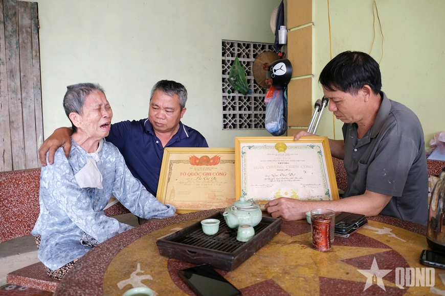 “Tôi mãn nguyện rồi, cuối cùng cũng tìm được con”


