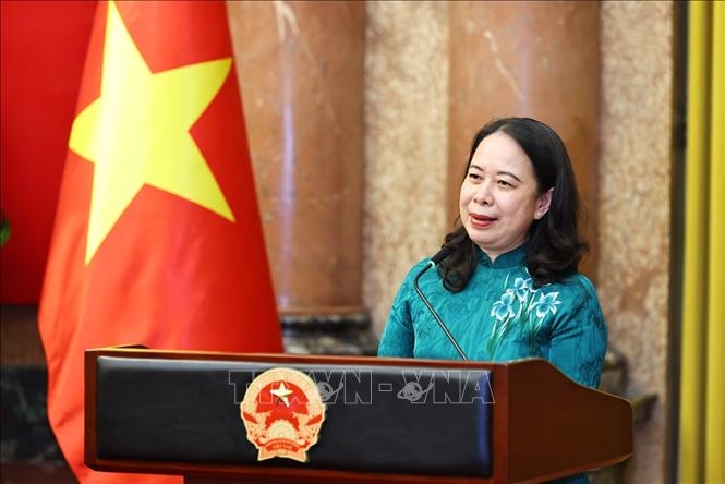 Ph&oacute; chủ tịch nước V&otilde; Thị &Aacute;nh Xu&acirc;n gặp mặt 101 chủ tịch c&ocirc;ng đo&agrave;n ti&ecirc;u biểu