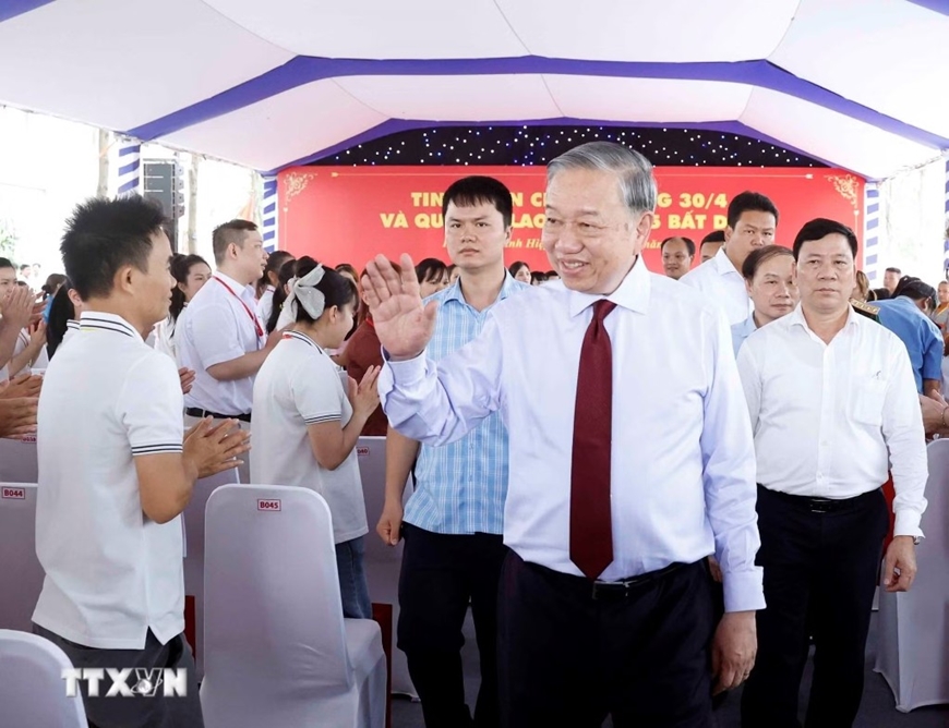 Tổng B&iacute; thư, Chủ tịch nước T&ocirc; L&acirc;m: C&ocirc;ng nh&acirc;n phải được sống trong những điều kiện ng&agrave;y c&agrave;ng tốt hơn