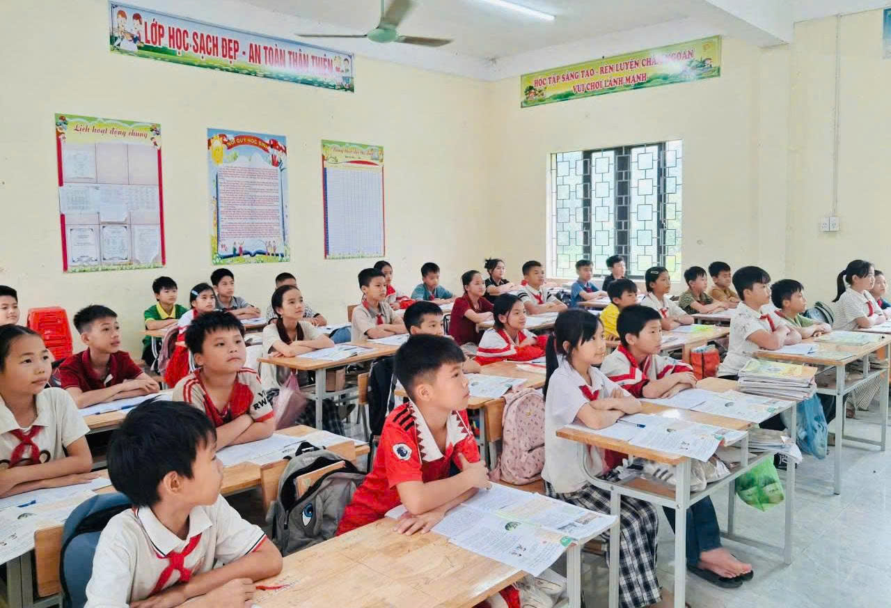 Ấm tình thầy trò ở một ngôi trường bán trú