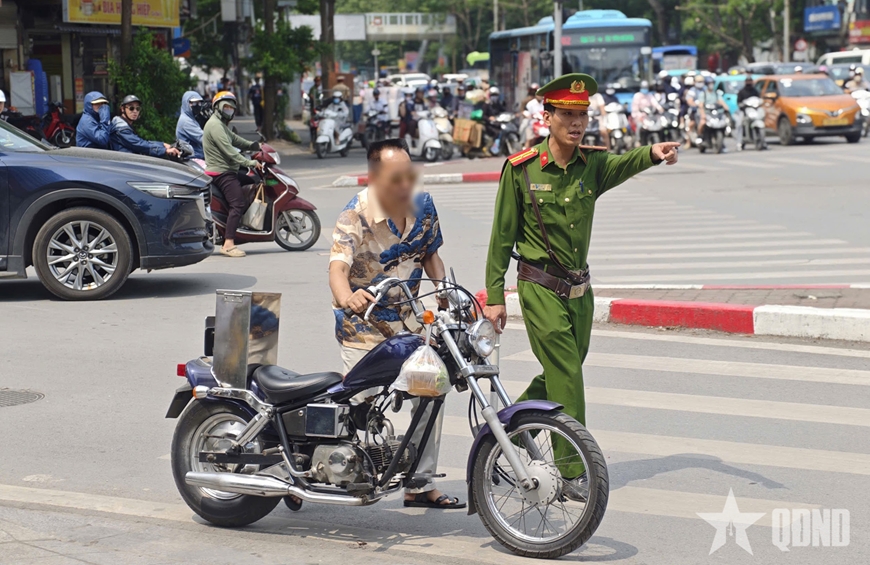 H&agrave; Nội: Xử l&yacute; 429 trường hợp vi phạm nồng độ cồn dịp nghỉ lễ Giỗ Tổ H&ugrave;ng Vương