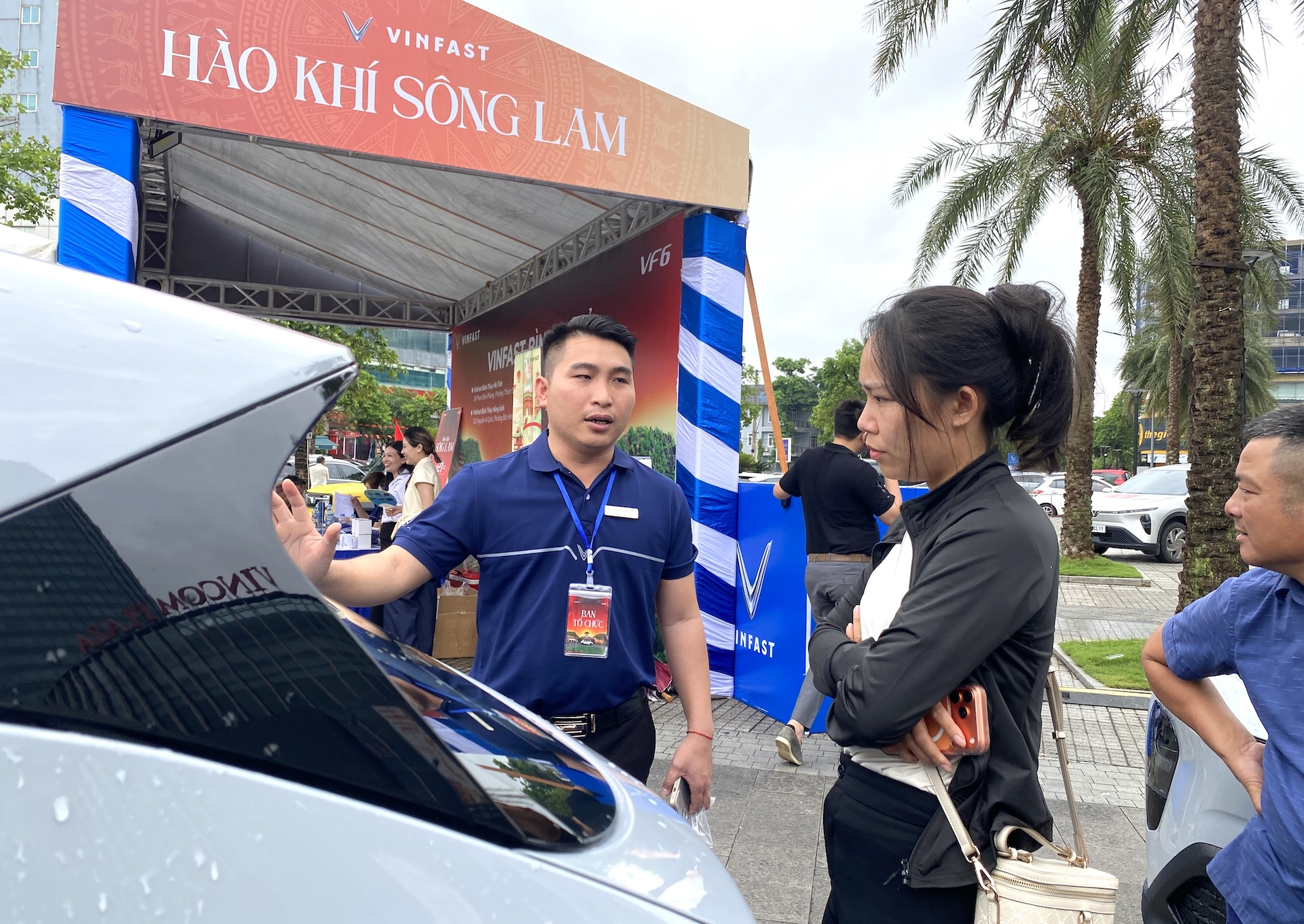 Đi 70km đến sự kiện “Hào khí sông Lam”, khách hàng Hà Tĩnh đặt cọc VF 7 chỉ sau một vòng trải nghiệm