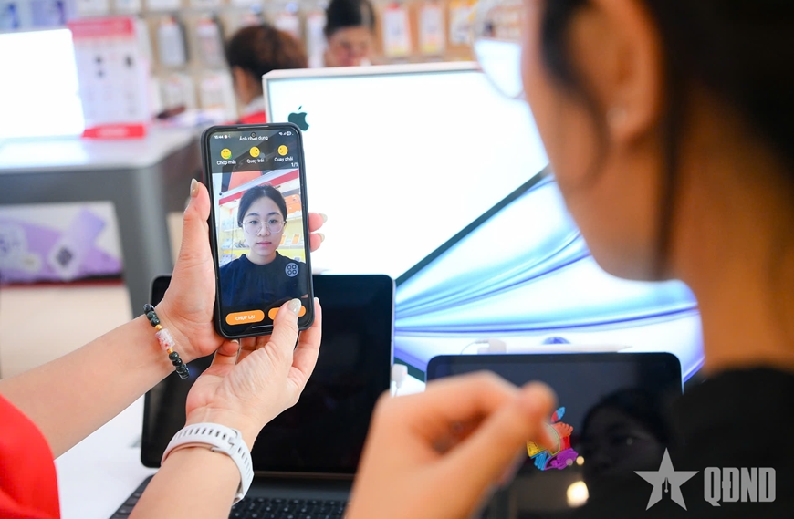 Nh&agrave; mạng kh&ocirc;ng nghỉ lễ, tăng cường nh&acirc;n lực gi&uacute;p kh&aacute;ch h&agrave;ng x&aacute;c thực th&ocirc;ng tin thu&ecirc; bao