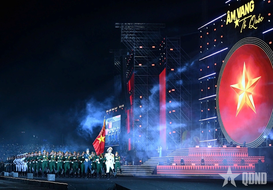 Hơn 40.000 kh&aacute;n giả m&atilde;n nh&atilde;n với với đại nhạc hội &ldquo;&Acirc;m vang Tổ quốc&rdquo;