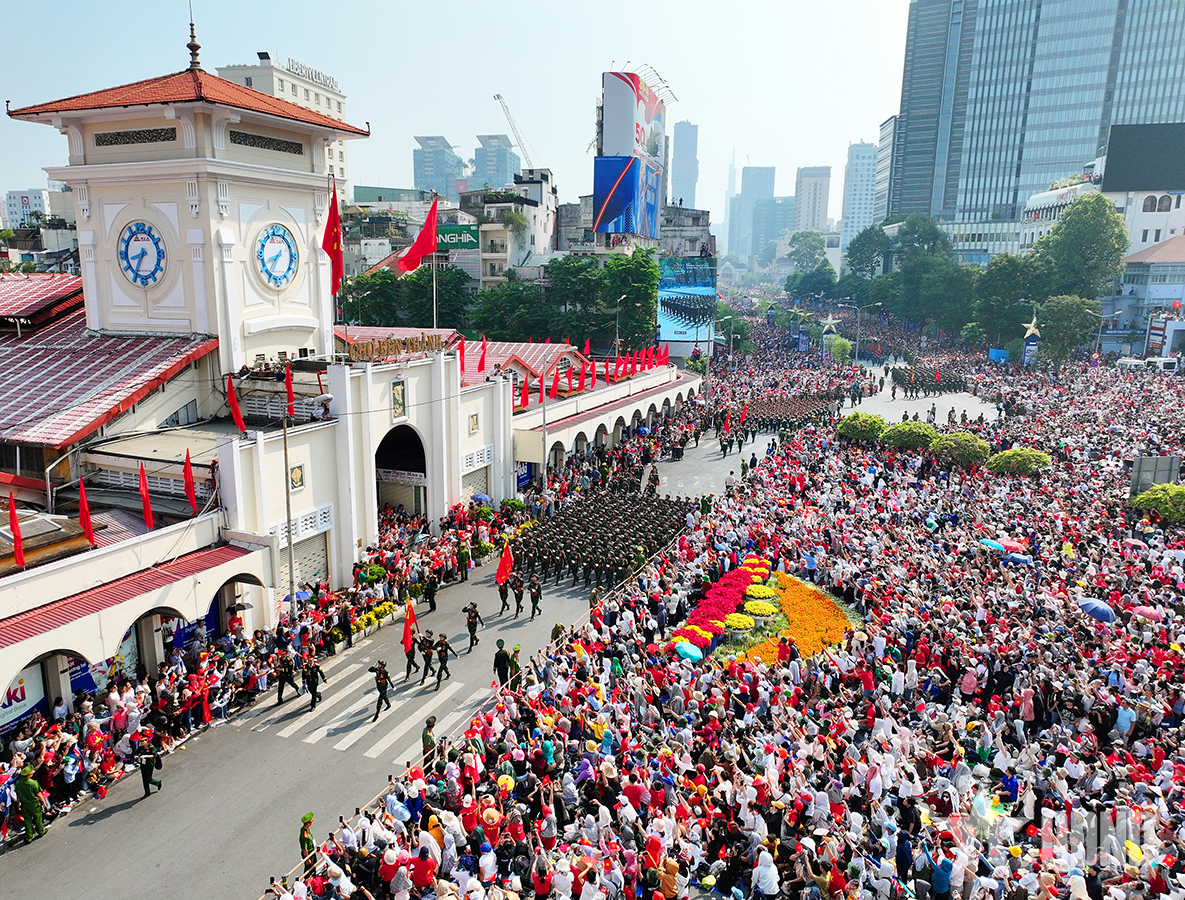 Tháng Tư miền nhớ