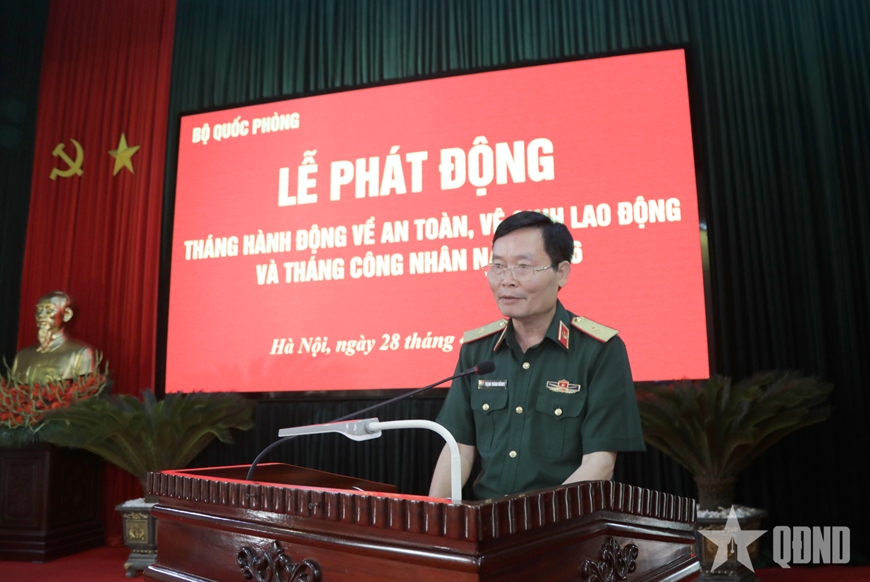 Gallery - 	Thượng tướng Nguyễn Văn Hiền dự lễ phát động Tháng hành động ATVSLĐ