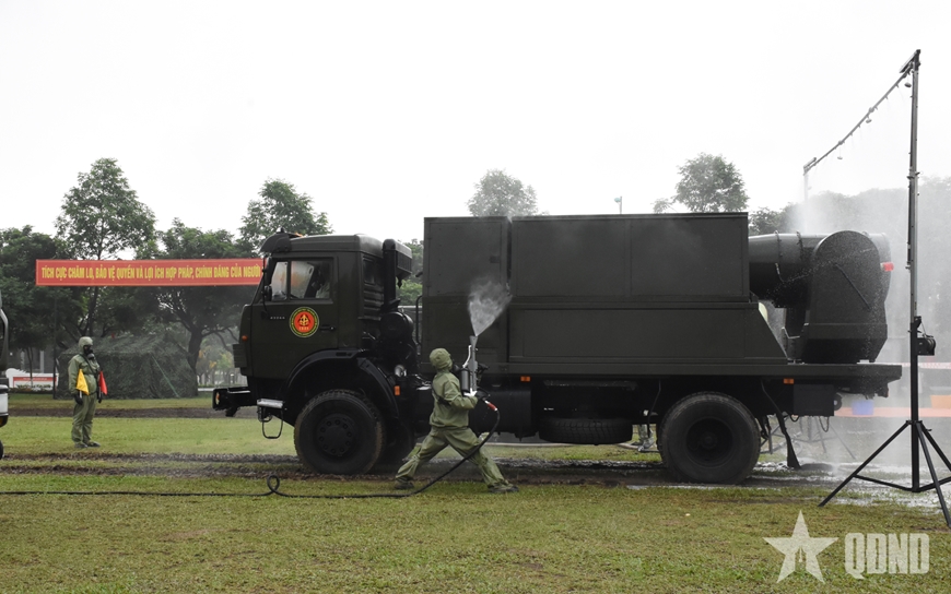 Gallery - 	Thượng tướng Nguyễn Văn Hiền dự lễ phát động Tháng hành động ATVSLĐ