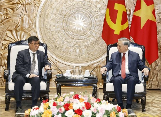 Tổng B&iacute; thư, Chủ tịch nước T&ocirc; L&acirc;m tiếp Đại sứ M&ocirc;ng Cổ