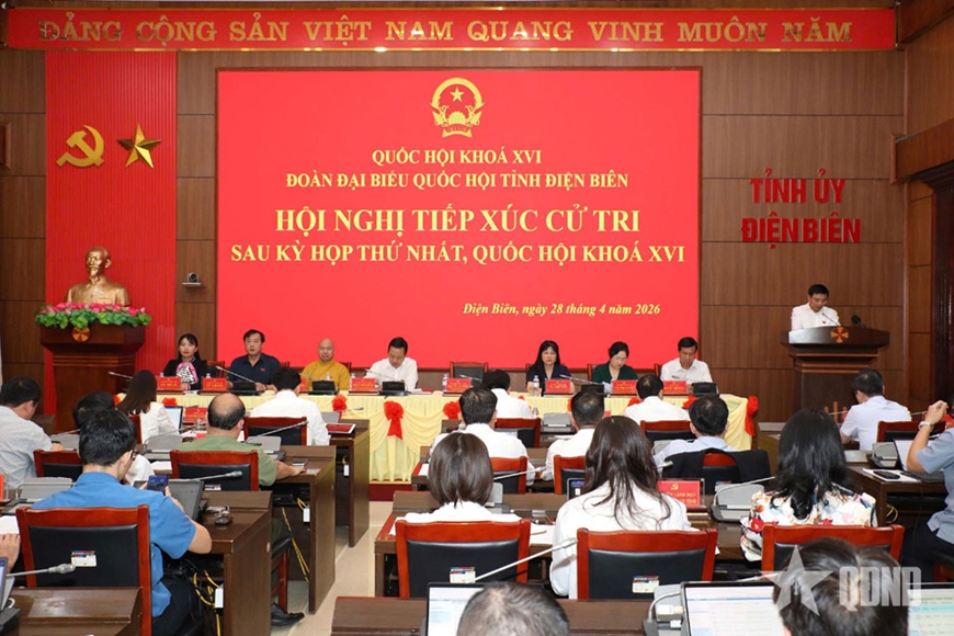 Ph&oacute; thủ tướng Nguyễn Văn Thắng tiếp x&uacute;c cử tri tại Điện Bi&ecirc;n