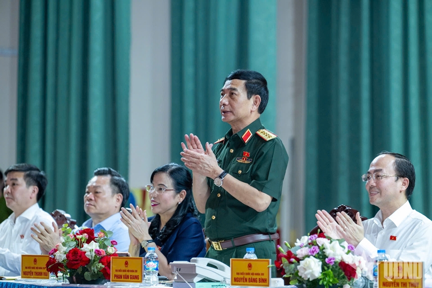 Gallery - 	Đại tướng Phan Văn Giang tiếp xúc cử tri tại tỉnh Thái Nguyên