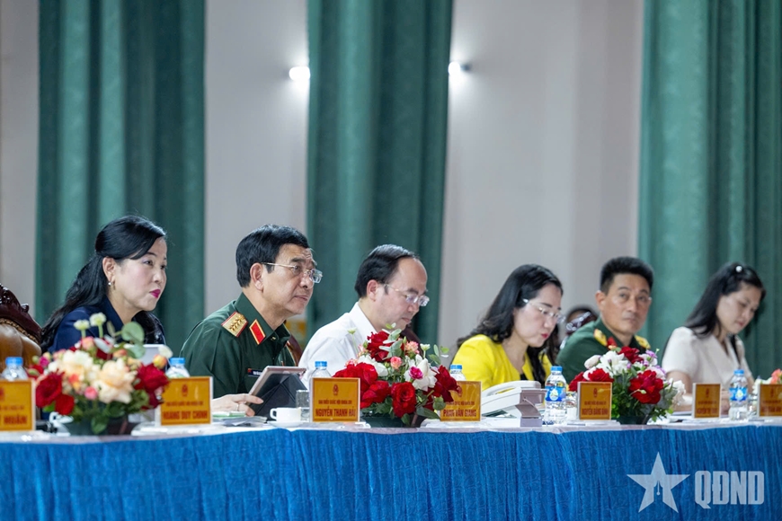 Gallery - 	Đại tướng Phan Văn Giang tiếp xúc cử tri tại tỉnh Thái Nguyên