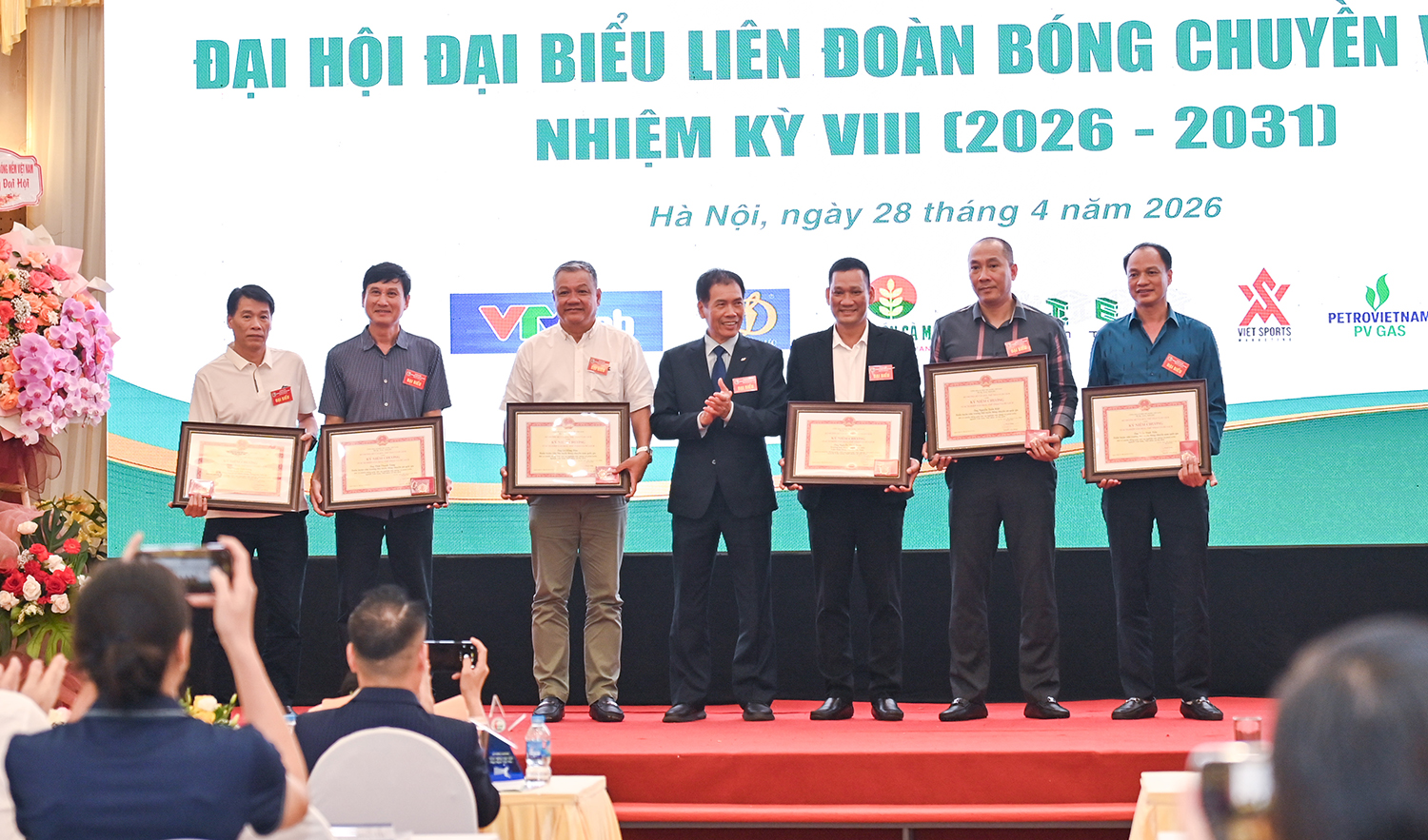 Nâng cao thành tích bóng chuyền quốc gia