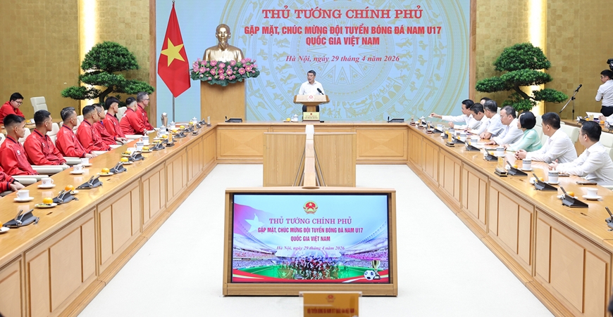 Thủ tướng L&ecirc; Minh Hưng gặp mặt đội tuyển b&oacute;ng đ&aacute; nam U17 Việt Nam vừa v&ocirc; địch Đ&ocirc;ng Nam &Aacute;
