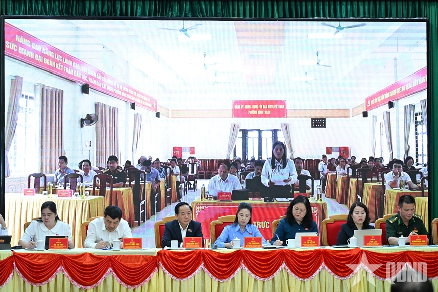 Đồng ch&iacute; Trịnh Văn Quyết tiếp x&uacute;c cử tri tại tỉnh Tuy&ecirc;n Quang