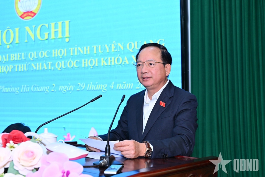 Đồng ch&iacute; Trịnh Văn Quyết tiếp x&uacute;c cử tri tại tỉnh Tuy&ecirc;n Quang