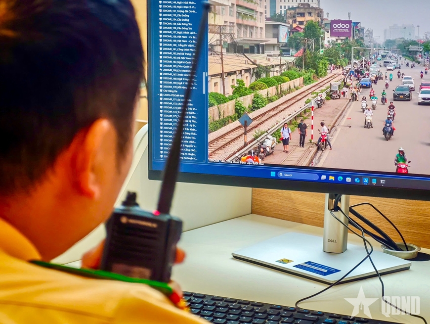 Những m&agrave;n h&igrave;nh kh&ocirc;ng tắt d&otilde;i theo giao th&ocirc;ng Thủ đ&ocirc;