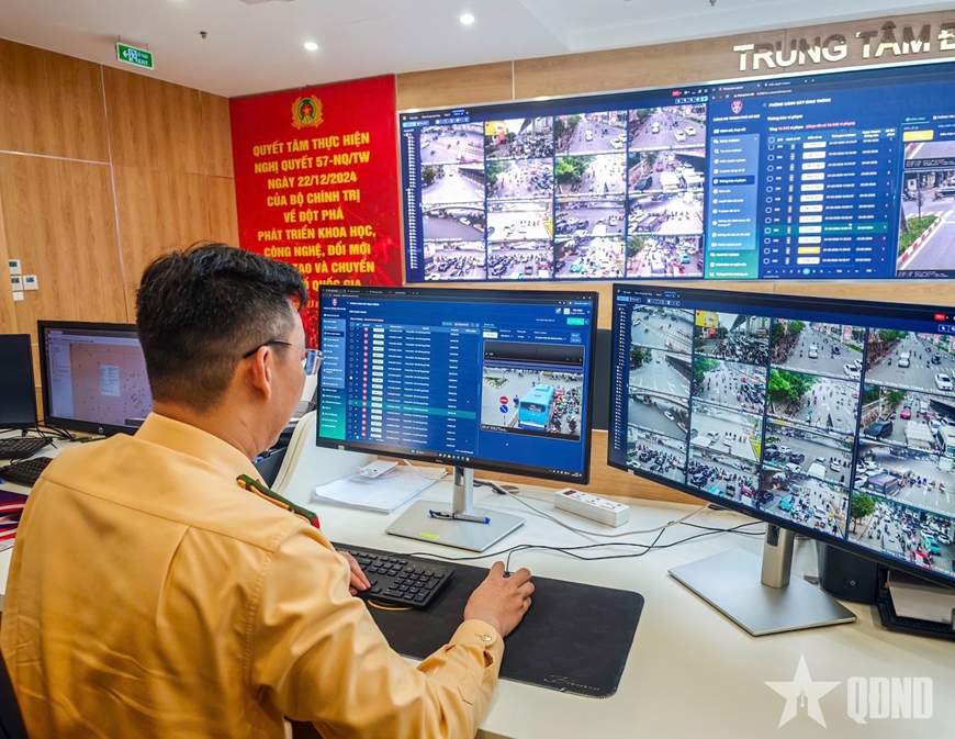 Những m&agrave;n h&igrave;nh kh&ocirc;ng tắt d&otilde;i theo giao th&ocirc;ng Thủ đ&ocirc;
