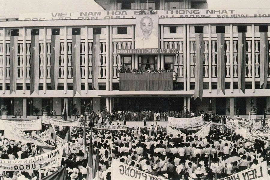 Triển lãm ảnh về Ngày giải phóng miền Nam, thống nhất đất nước và Tổng tuyển cử bầu Quốc hội