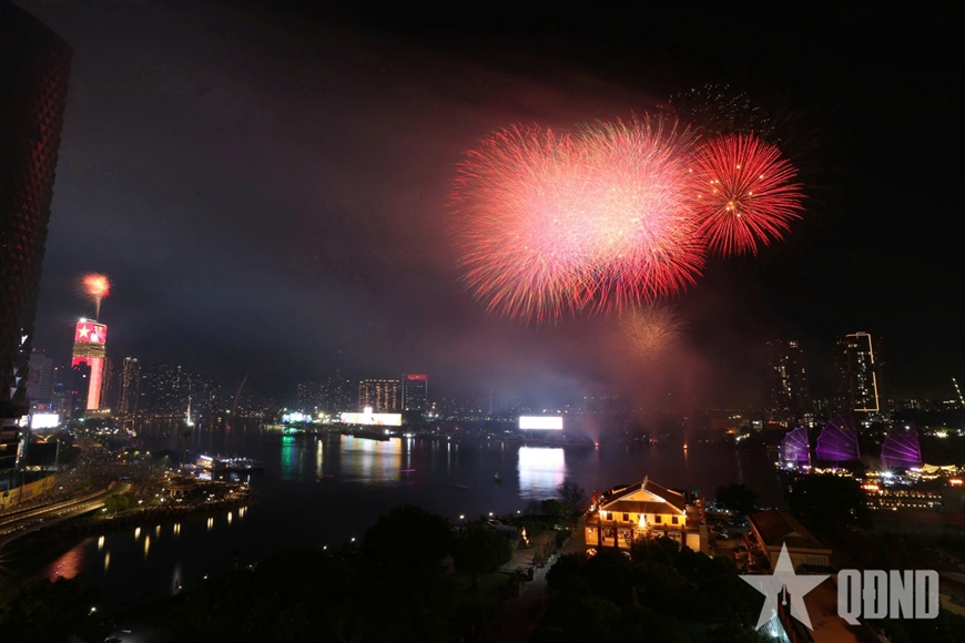 TP Hồ Chí Minh rạng rỡ pháo hoa ngày Đại thắng 30-4
