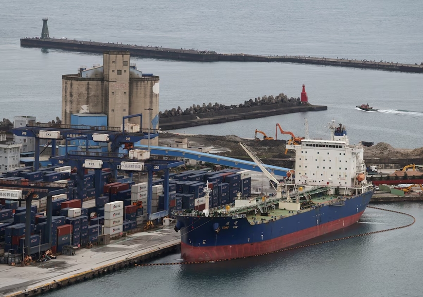 Gi&aacute; xăng dầu h&ocirc;m nay (30-4): Gi&aacute; dầu thế giới tiếp tục tăng