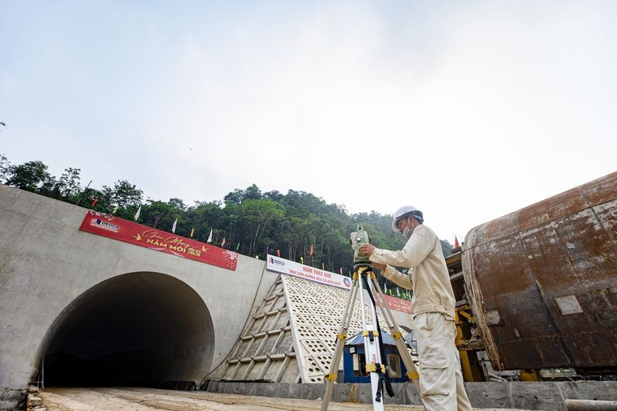 Cao tốc Đồng Đăng (Lạng Sơn) - Tr&agrave; Lĩnh (Cao Bằng) thi c&ocirc;ng xuy&ecirc;n nghỉ lễ