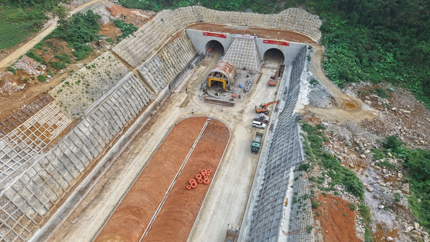 Cao tốc Đồng Đăng (Lạng Sơn) - Tr&agrave; Lĩnh (Cao Bằng) thi c&ocirc;ng xuy&ecirc;n nghỉ lễ