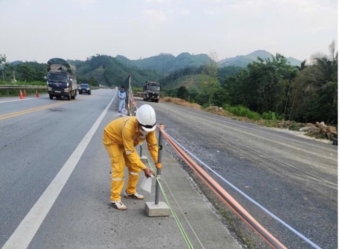 Nhiều giải ph&aacute;p bảo đảm an to&agrave;n giao th&ocirc;ng tại dự &aacute;n mở rộng đoạn cao tốc Y&ecirc;n B&aacute;i - L&agrave;o Cai