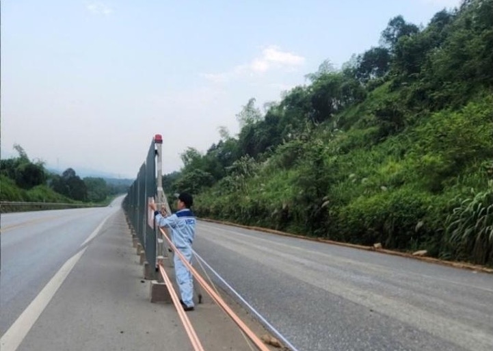 Nhiều giải ph&aacute;p bảo đảm an to&agrave;n giao th&ocirc;ng tại dự &aacute;n mở rộng đoạn cao tốc Y&ecirc;n B&aacute;i - L&agrave;o Cai