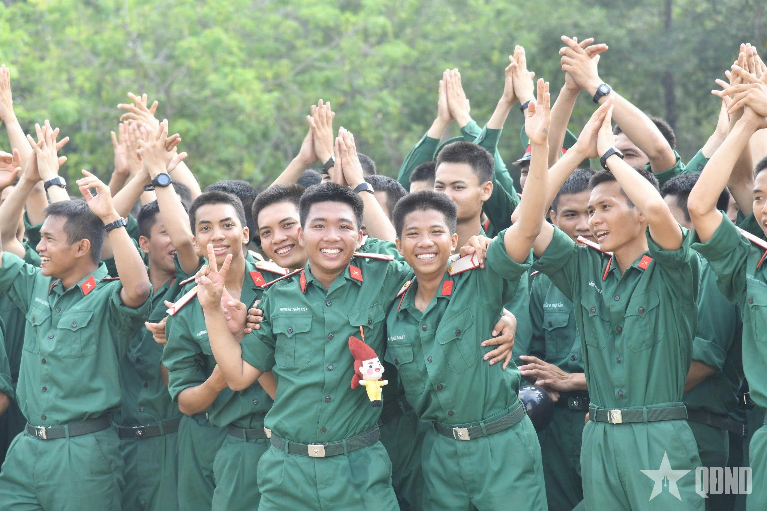 Rộn ràng hội chợ tuổi trẻ Sư đoàn 330 (Quân khu 9)