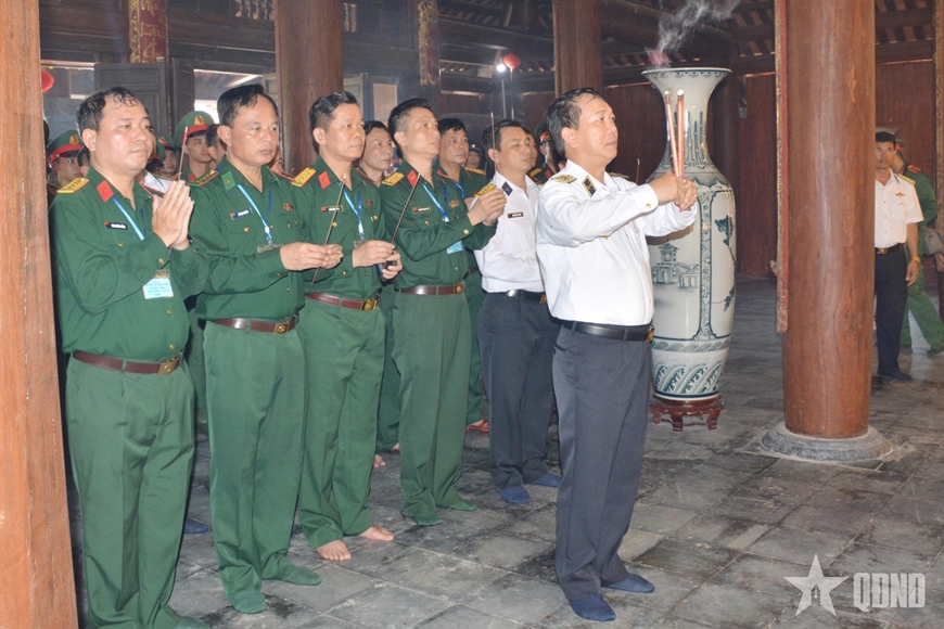 Gallery - 	Cảm xúc hành trình đến với Trường Sa của học viên sĩ quan