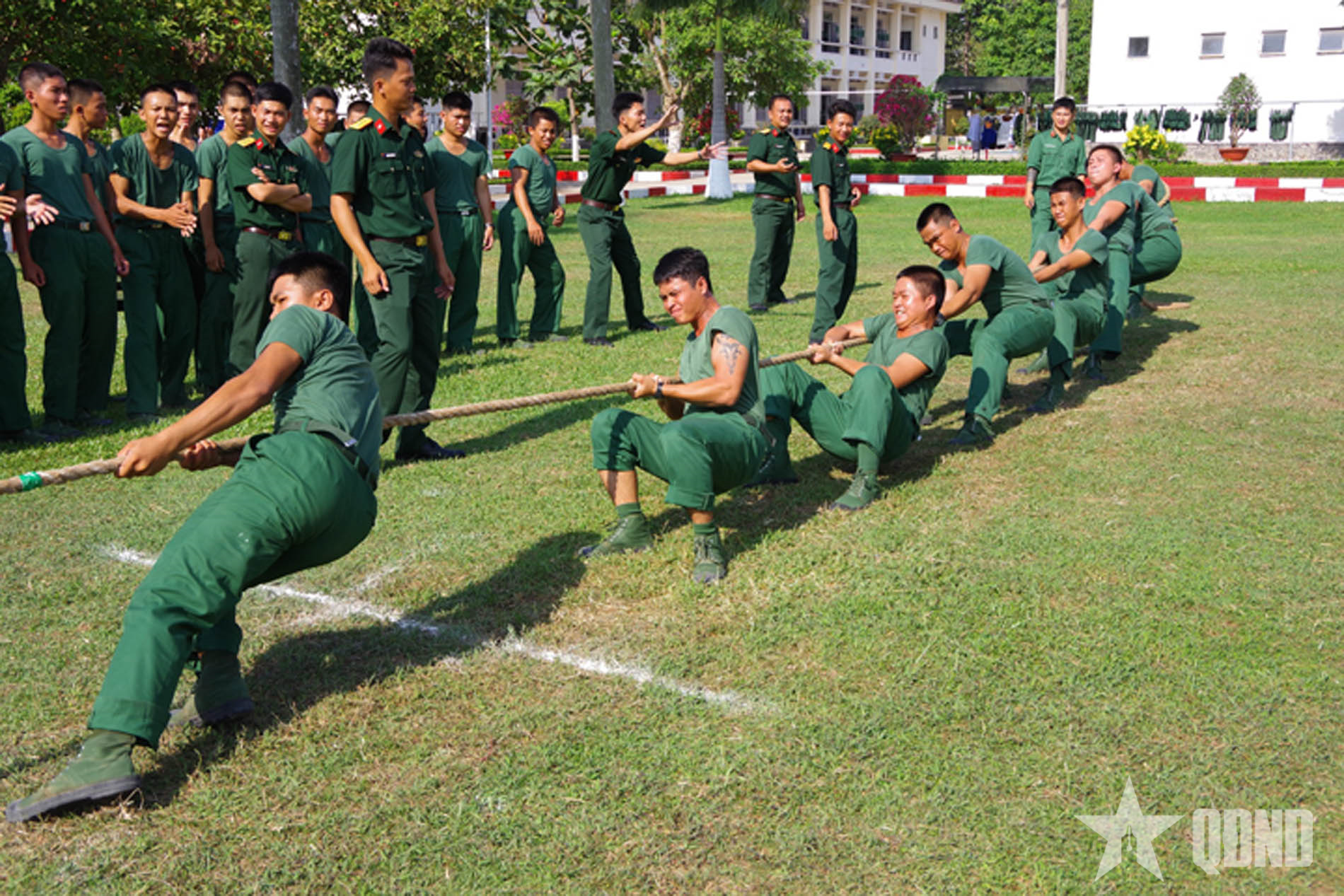 Sôi động ngày lễ ở Lữ đoàn Tăng thiết giáp 26 (Quân khu 7)