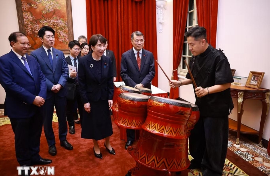 Thủ tướng L&ecirc; Minh Hưng chủ tr&igrave; chi&ecirc;u đ&atilde;i trọng thể Thủ tướng Nhật Bản Takaichi Sanae