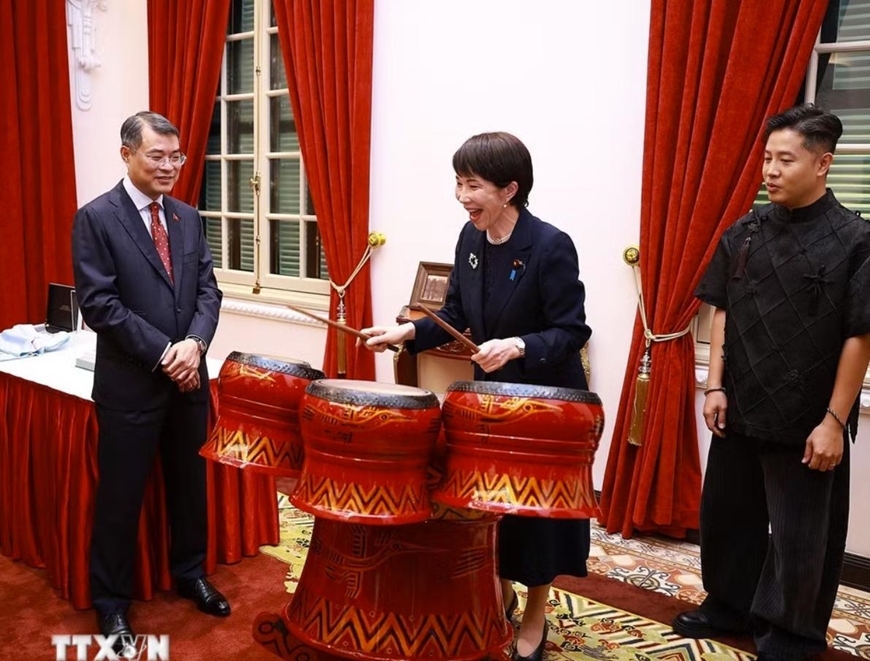 Thủ tướng L&ecirc; Minh Hưng chủ tr&igrave; chi&ecirc;u đ&atilde;i trọng thể Thủ tướng Nhật Bản Takaichi Sanae