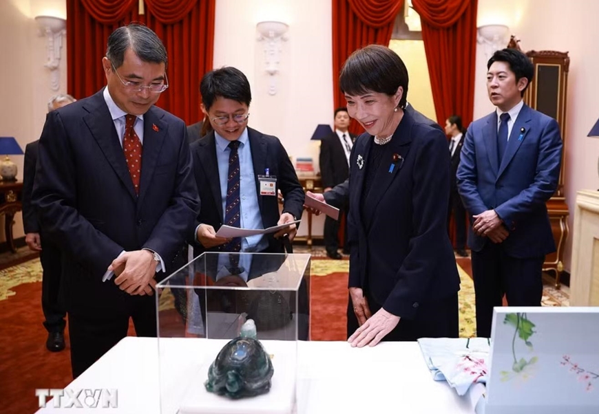 Thủ tướng L&ecirc; Minh Hưng chủ tr&igrave; chi&ecirc;u đ&atilde;i trọng thể Thủ tướng Nhật Bản Takaichi Sanae