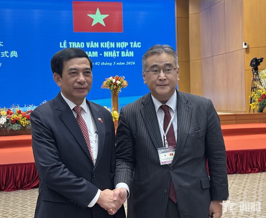 Đại tướng Phan Văn Giang tiếp xúc bên lề với Thứ trưởng Bộ Quốc phòng Nhật Bản