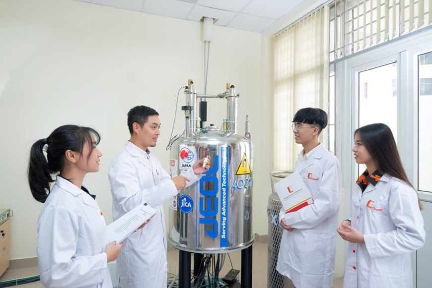Gallery - 	Phản bác luận điệu phủ nhận thành tựu khoa học công nghệ của Việt Nam