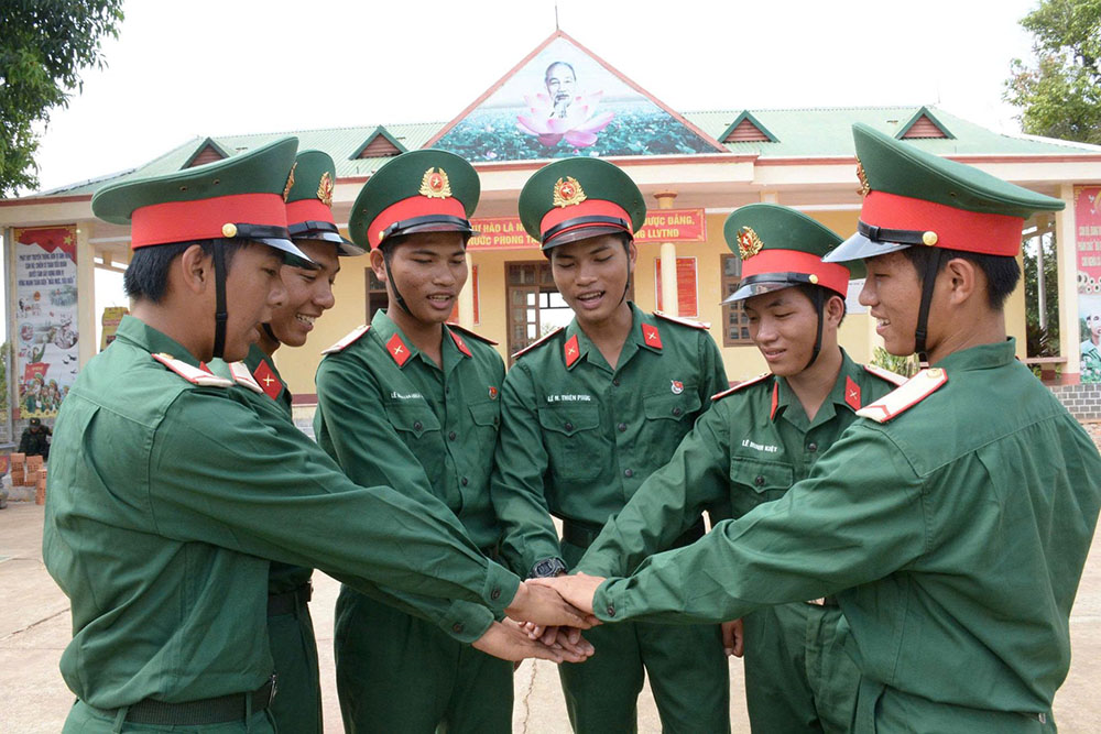 Những cặp đôi đặc biệt của Tiểu đoàn 9
