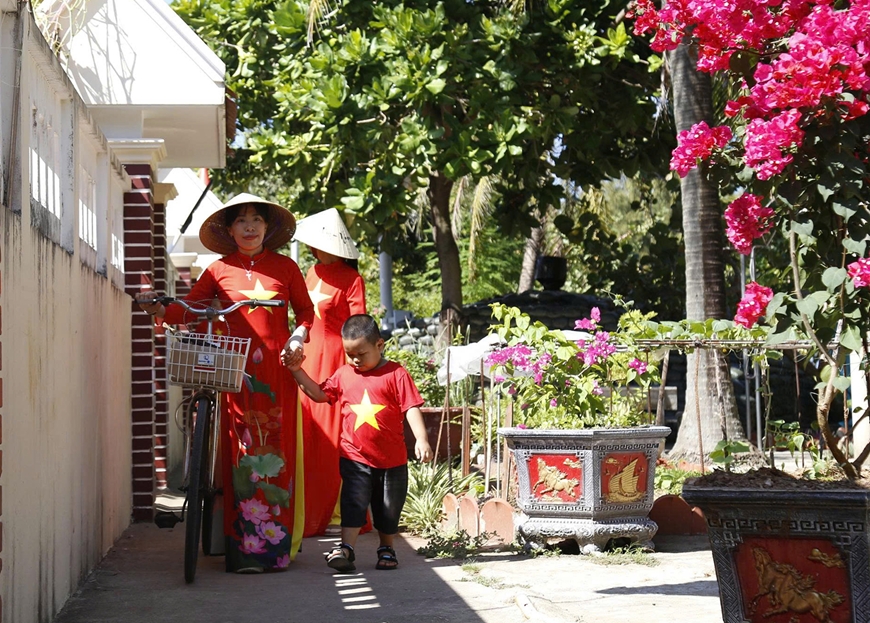 &Aacute;o d&agrave;i ở Trường Sa