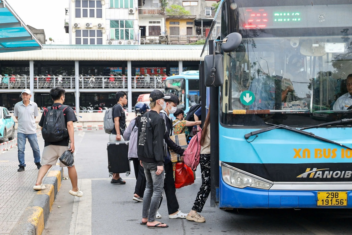 Hà Nội: Không để xảy ra ùn ứ, quá tải tại các bến xe dịp cao điểm nghỉ lễ