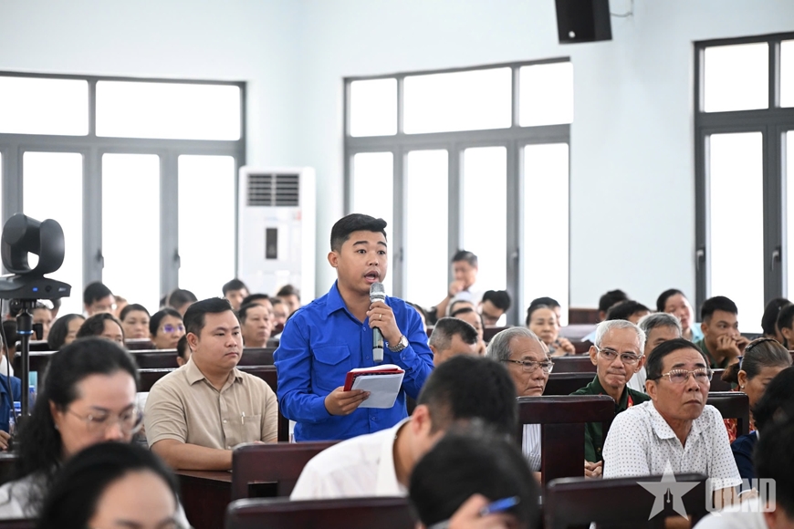 Chủ tịch Quốc hội Trần Thanh Mẫn tiếp x&uacute;c cử tri tại Th&agrave;nh phố Hồ Ch&iacute; Minh