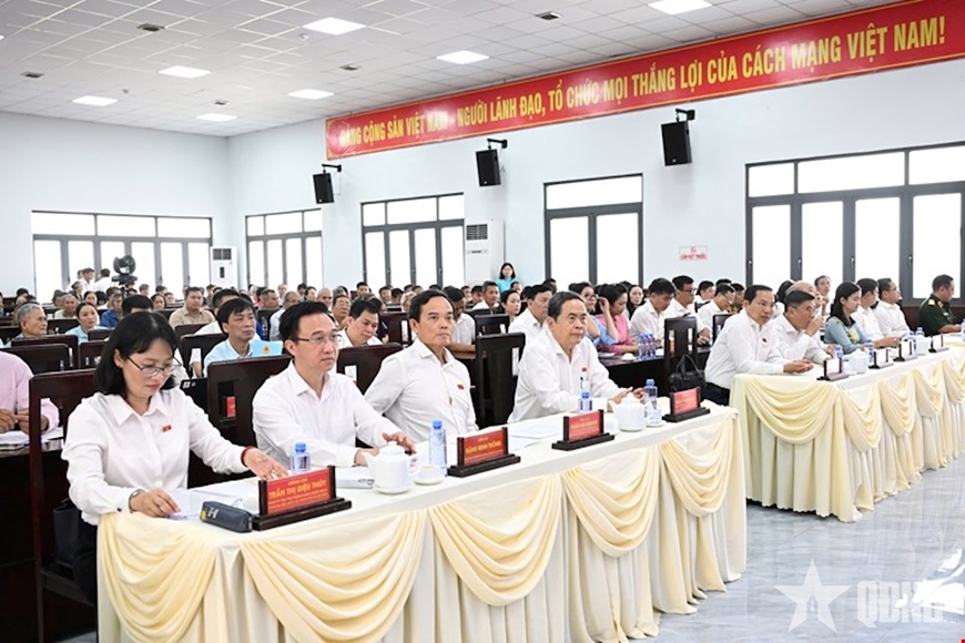 Chủ tịch Quốc hội Trần Thanh Mẫn tiếp x&uacute;c cử tri tại Th&agrave;nh phố Hồ Ch&iacute; Minh