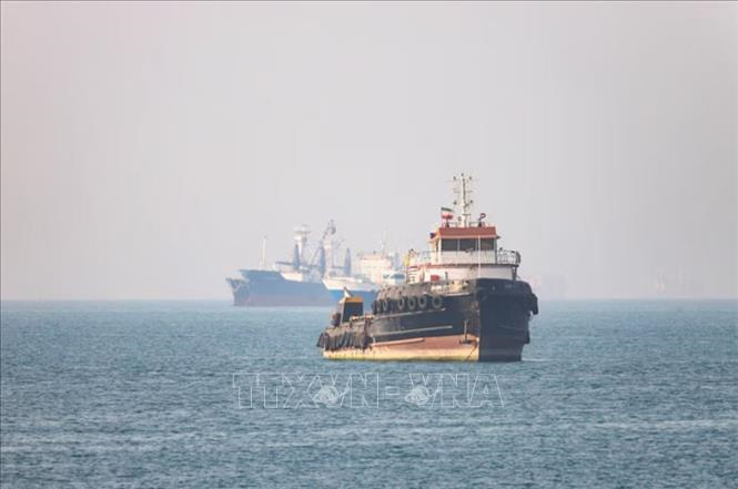 Iran cảnh báo leo thang tại eo biển Hormuz