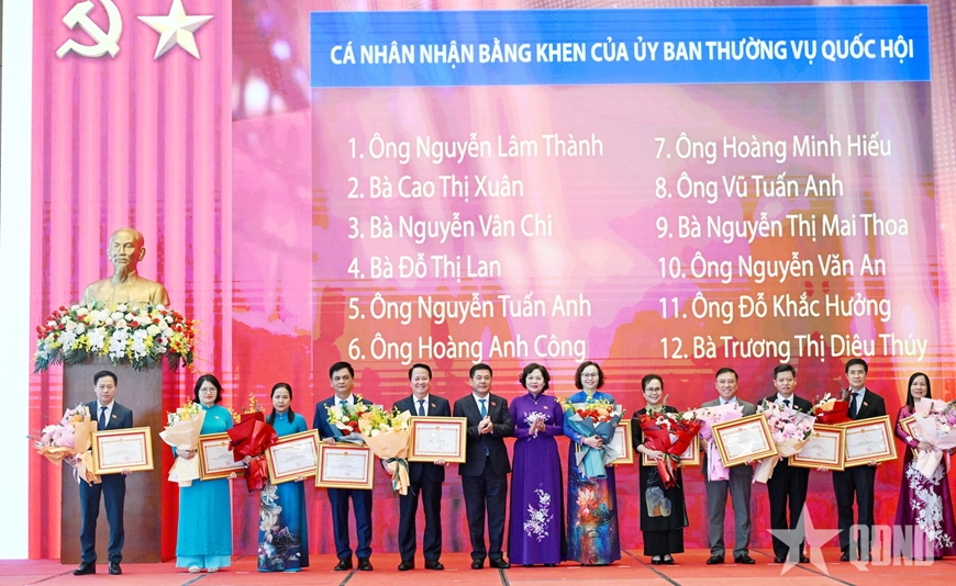 Chủ tịch Quốc hội dự Hội nghị Tổng kết công tác thi đua, khen thưởng của Ủy ban Thường vụ Quốc hội