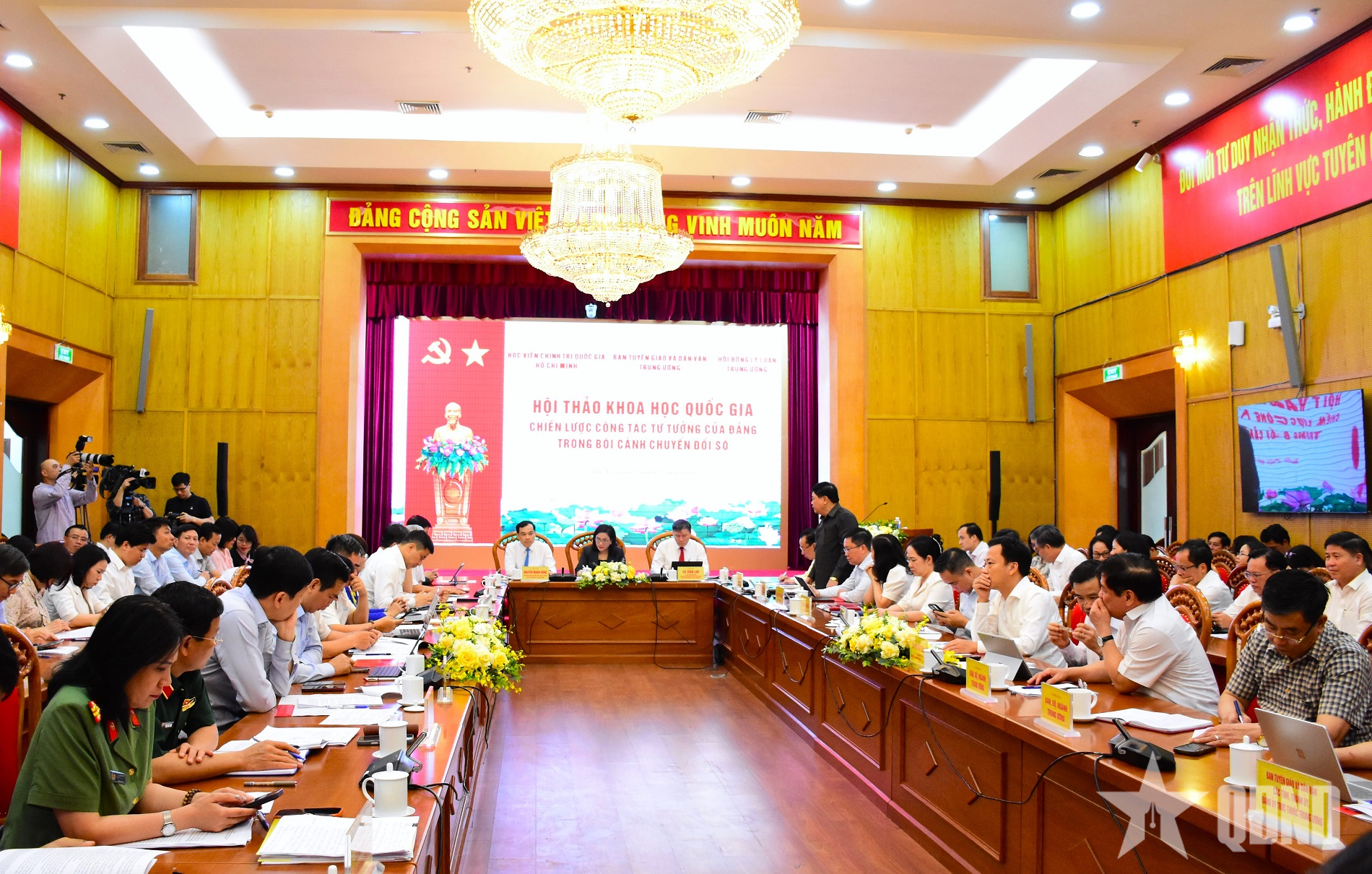 Xây dựng chiến lược công tác tư tưởng của Đảng trong bối cảnh chuyển đổi số