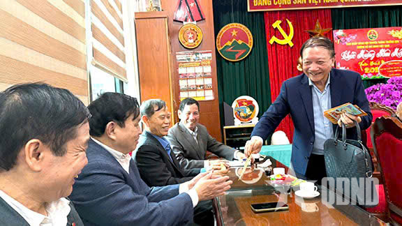 Thiếu tướng Hoàng Anh Tuấn và hành trình tri ân