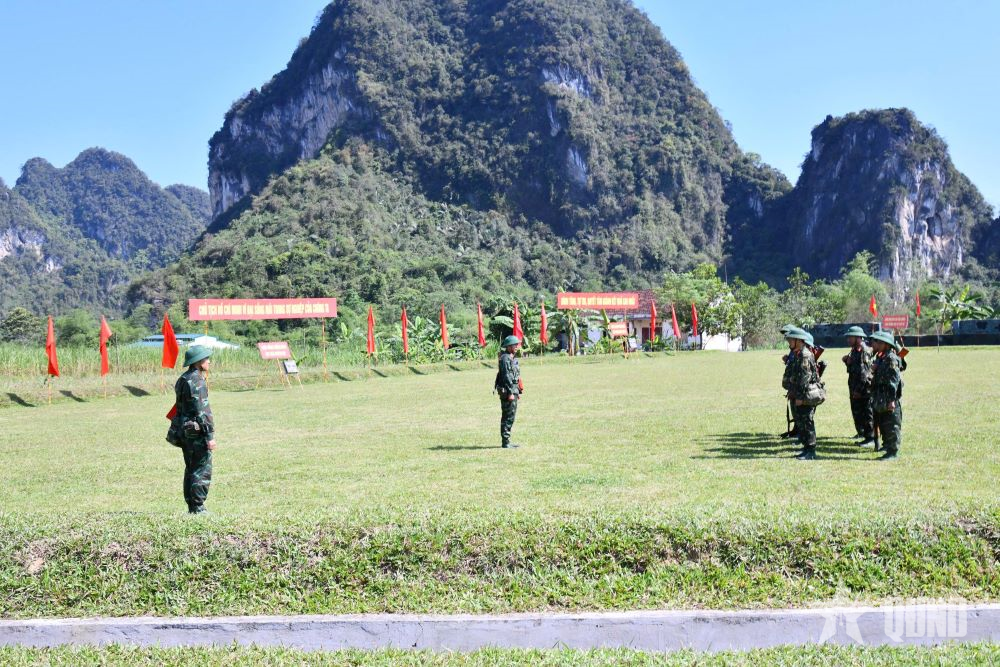 Sư đoàn 324 khai mạc hội thi cán bộ huấn luyện đội ngũ chiến thuật giỏi